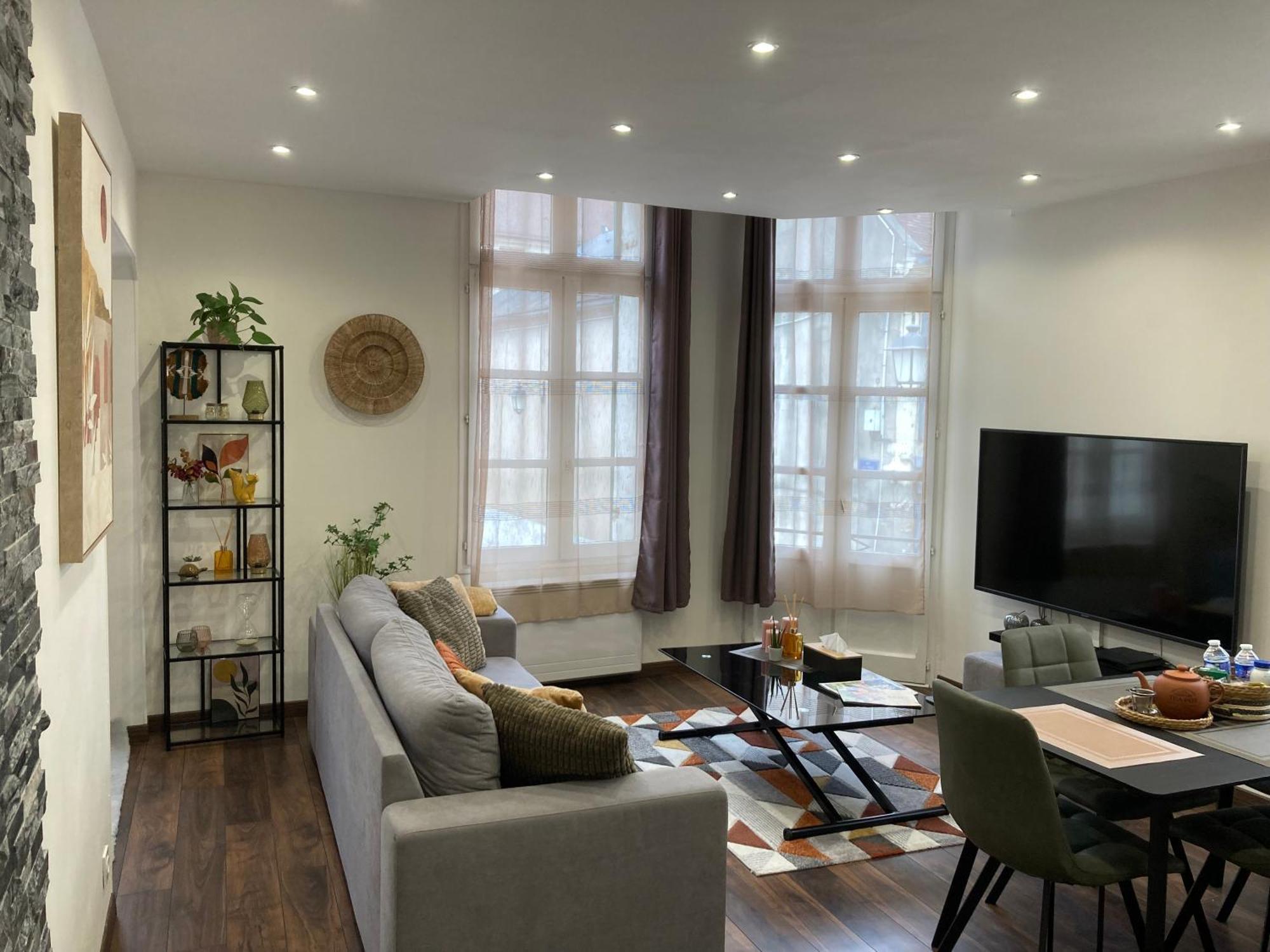 Joli Appart F2, Les 3 Croissants, Centre Ville Sens Luaran gambar